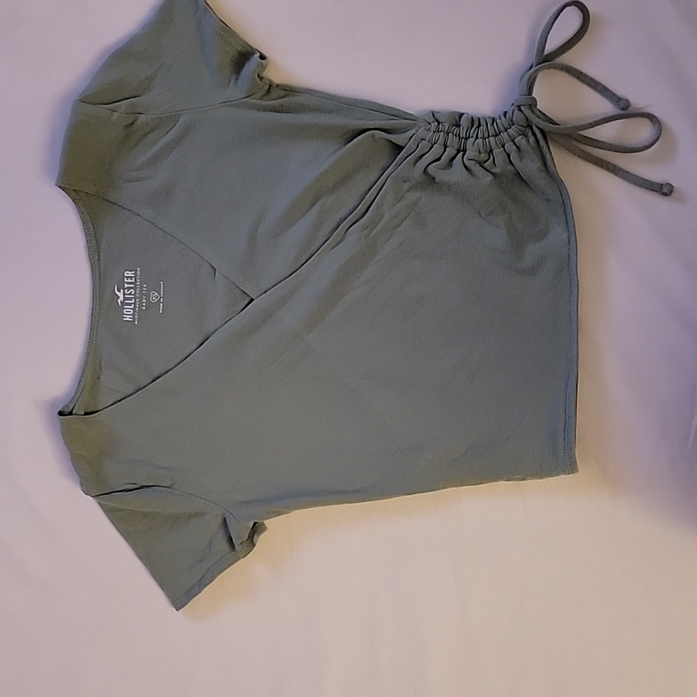 Hollister Baby Tee Cropped
